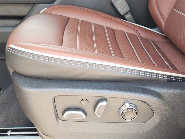 2026 GMC Sierra 3500 HD Denali Ultimate DRW