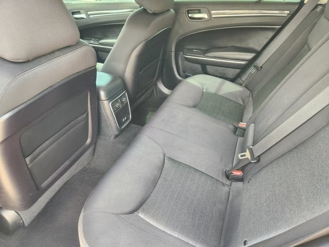 2019 Chrysler 300 Touring