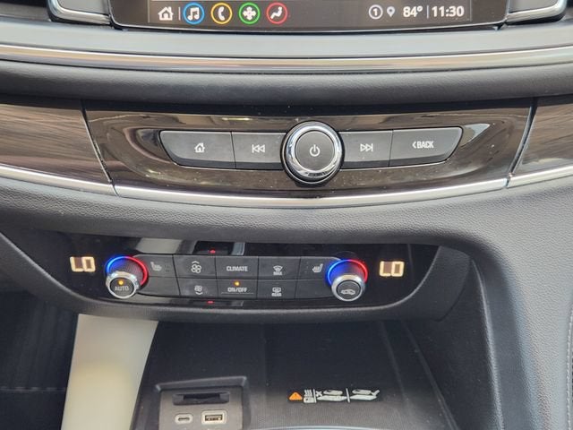2022 Buick Enclave Essence