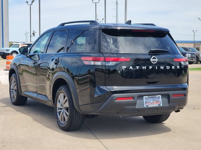 2025 Nissan Pathfinder SV
